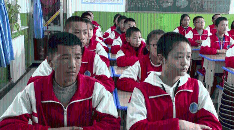 救援优秀的男孩